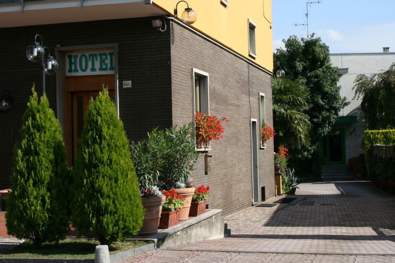 Albergo Nardini Lentate sul Seveso Екстериор снимка
