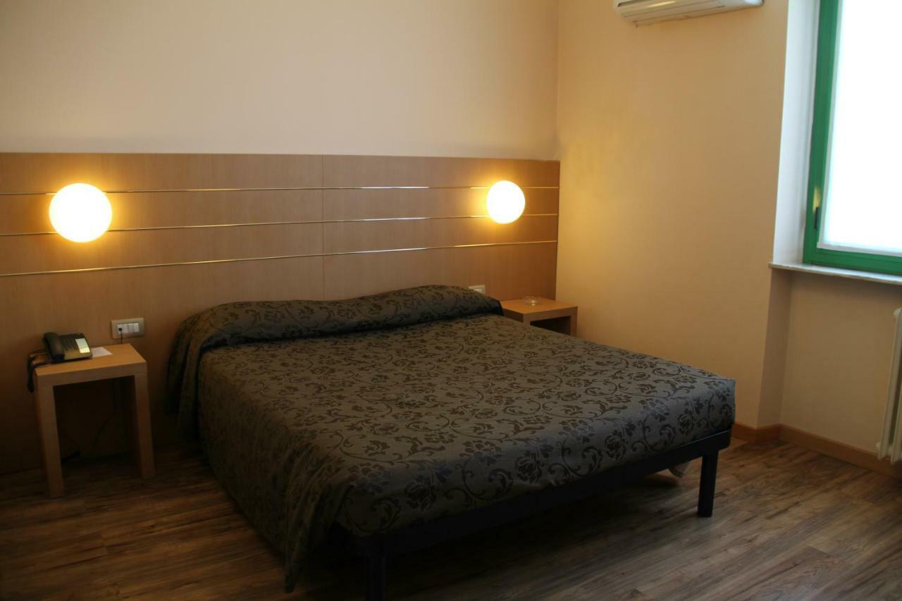 Albergo Nardini Lentate sul Seveso Екстериор снимка