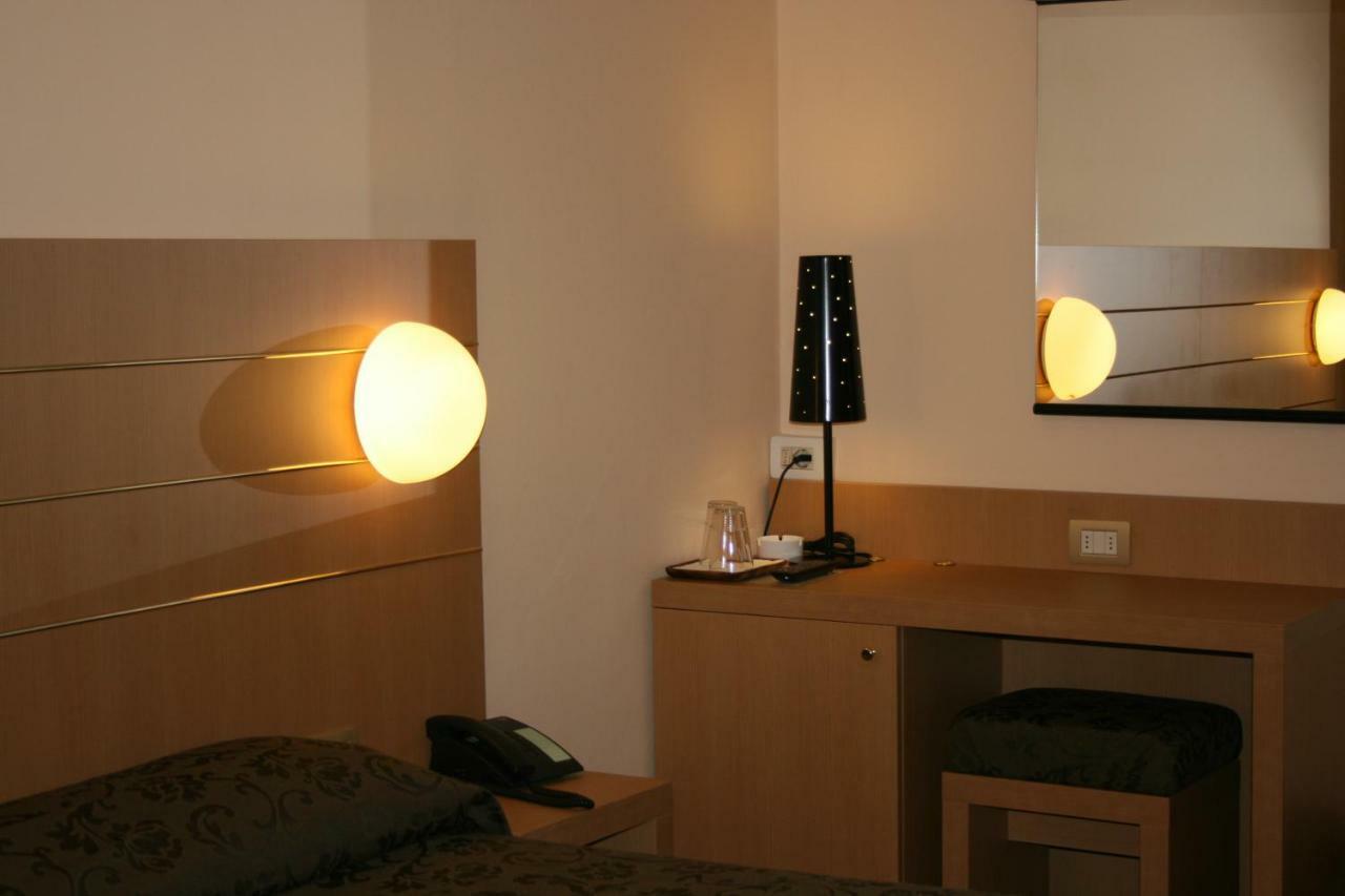 Albergo Nardini Lentate sul Seveso Екстериор снимка