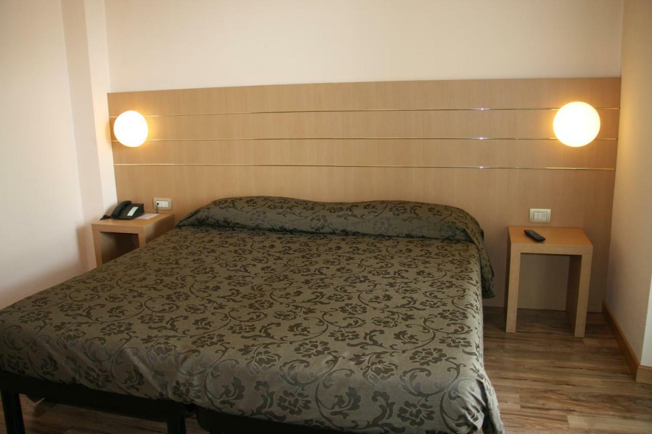 Albergo Nardini Lentate sul Seveso Екстериор снимка